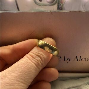 Men’s 14K yellow gold wedding band